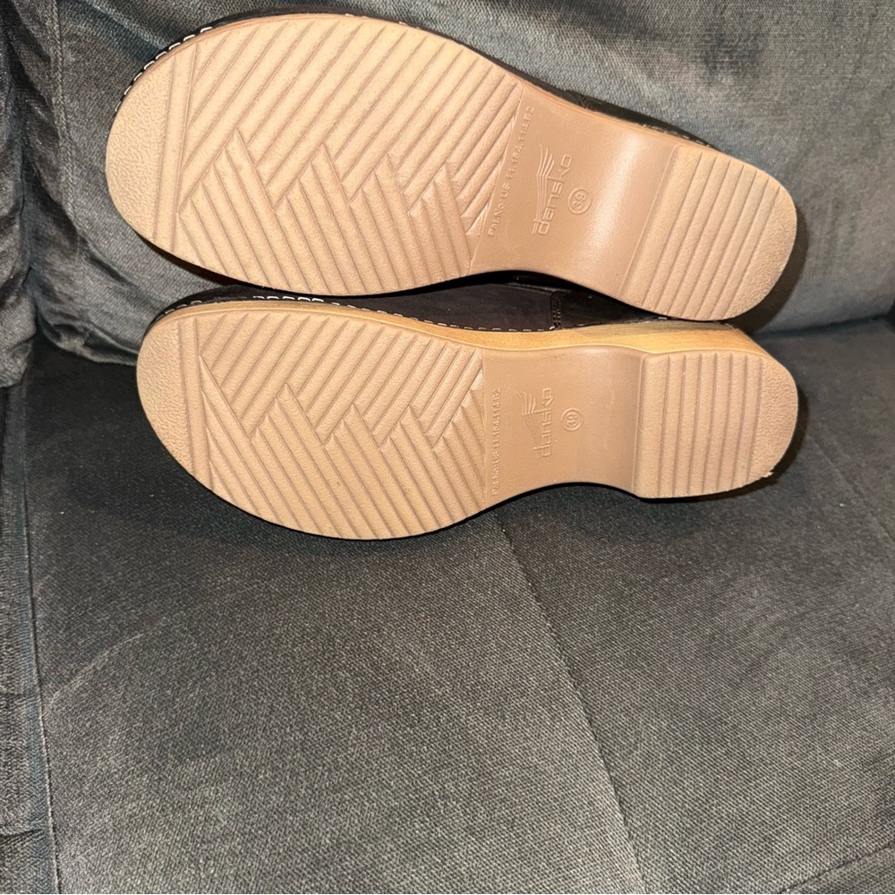 Dansko Brenna Women's Clogs, Chocolate Burnished Suede Sz. 39 (8.5/9) - Picture 5 of 6